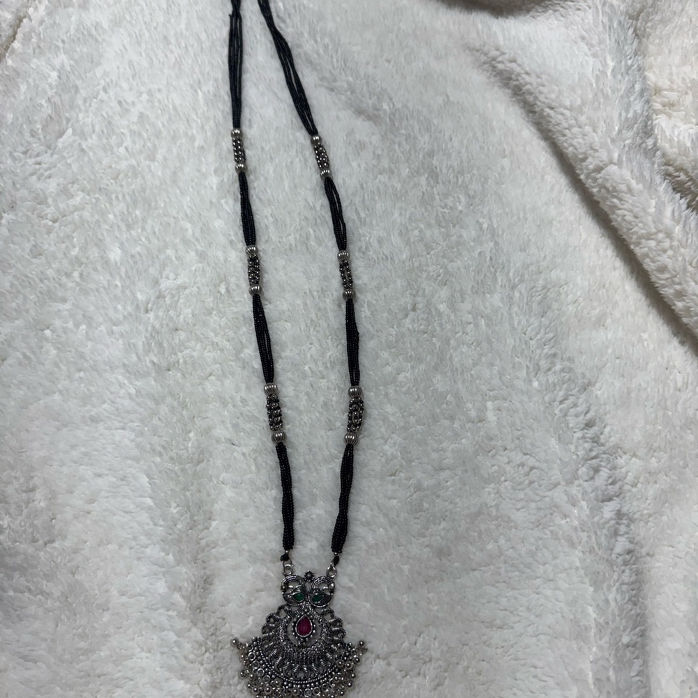 Elegant Silver and Black Pendant Necklace